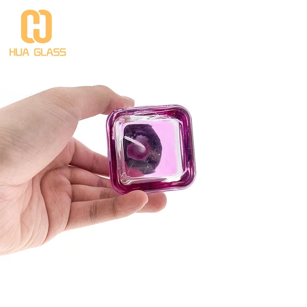 Frasco de perfume cuadrado pequeño de 30 ml, 50 ml, 80 ml, engarzado con tapa negra