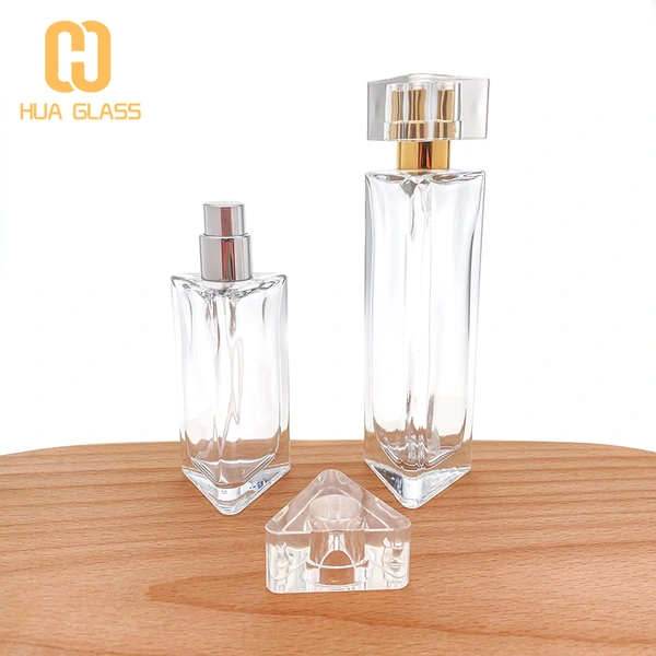 شكل مثلث 30 مل 50 مل زجاجة رذاذ عطر زجاجي شفاف
