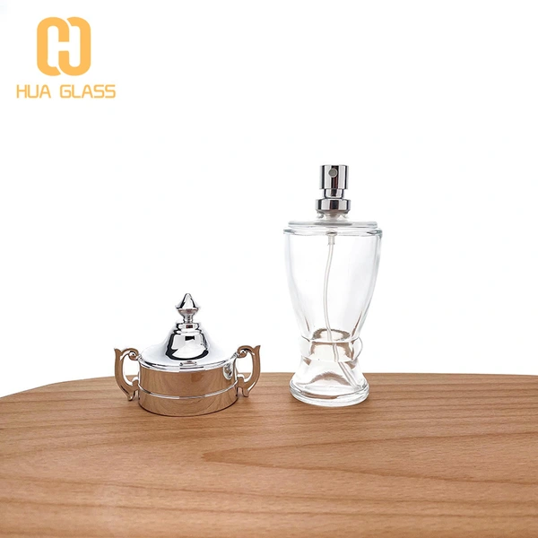 Bouteille de parfum en verre de conception de marque de forme de trophée personnalisée 50 ml