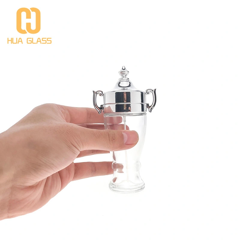 Bouteille de parfum en verre de conception de marque de forme de trophée personnalisée 50 ml  