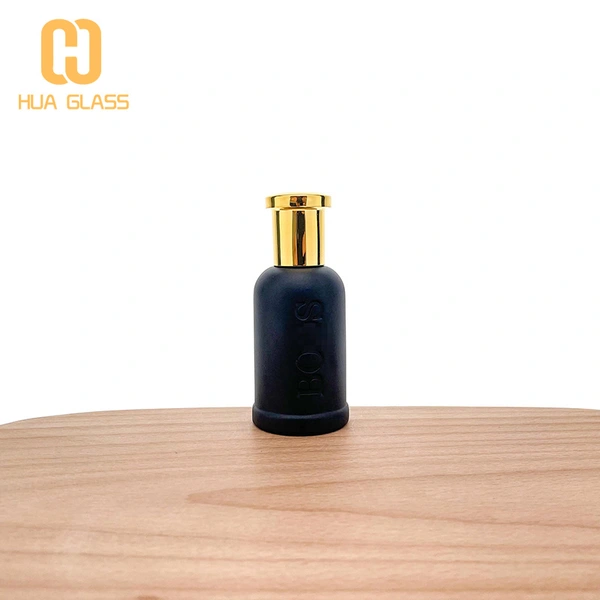 زجاجة عطر من الزجاج الأسود من هوغو بوس