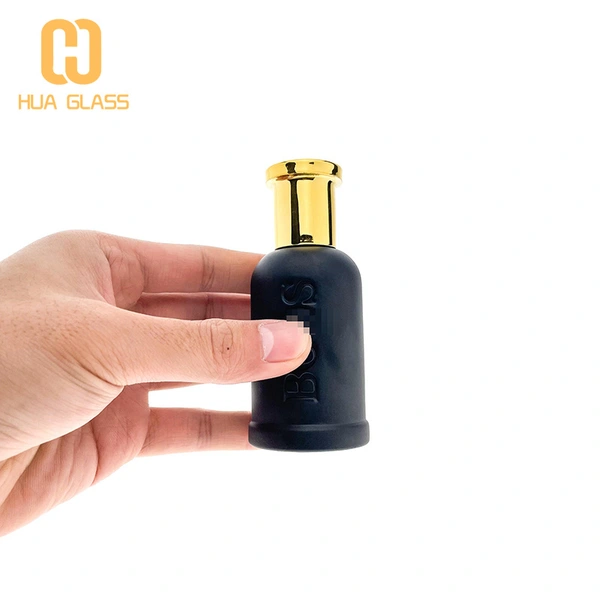 زجاجة عطر من الزجاج الأسود من هوغو بوس