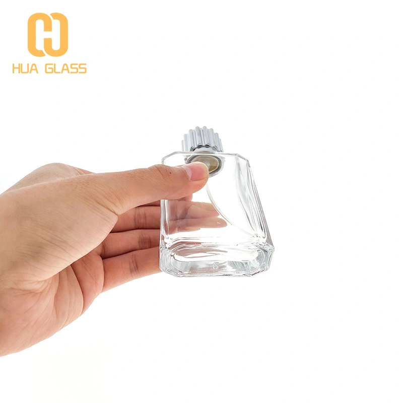 Frasco de perfume con tapa de diamante de cristal de zamak de 50 ml