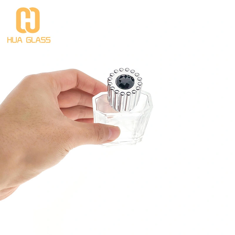 Frasco de perfume con tapa de diamante de cristal de zamak de 50 ml