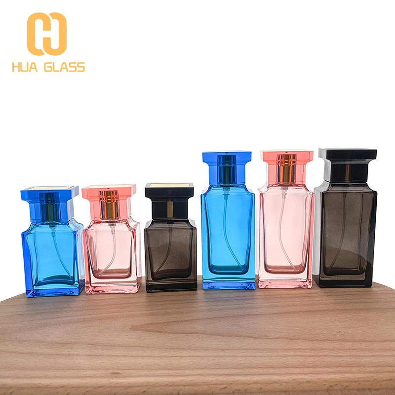 bouteille tom ford bouteille de parfum en verre noir bleu rose  