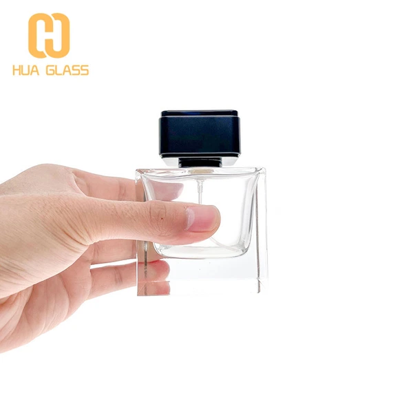 Frasco de perfume de vidrio de cubo cuadrado pulido a mano de 100 ml