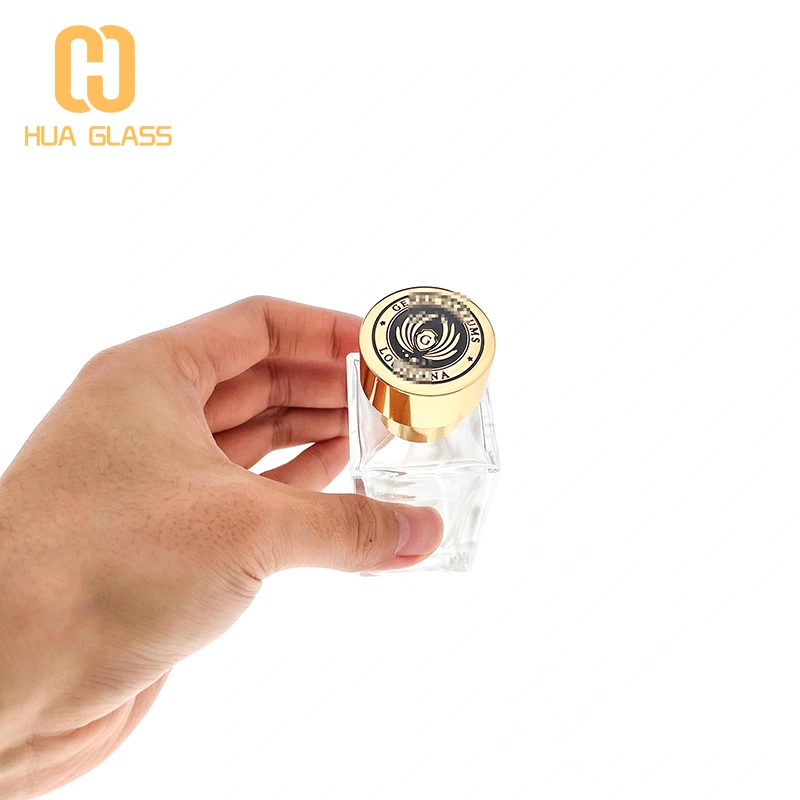 زجاجة عطر جديدة مخصصة 50 مللي زجاج مربع غطاء سبائك الزنك زجاجة عطر