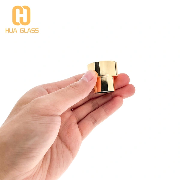 زجاجة عطر جديدة مخصصة 50 مللي زجاج مربع غطاء سبائك الزنك زجاجة عطر