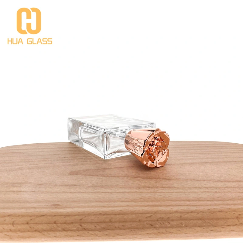 Botella de perfume con tapa de zamak de oro rosa de vidrio pulido a mano rectangular de 50 ml  