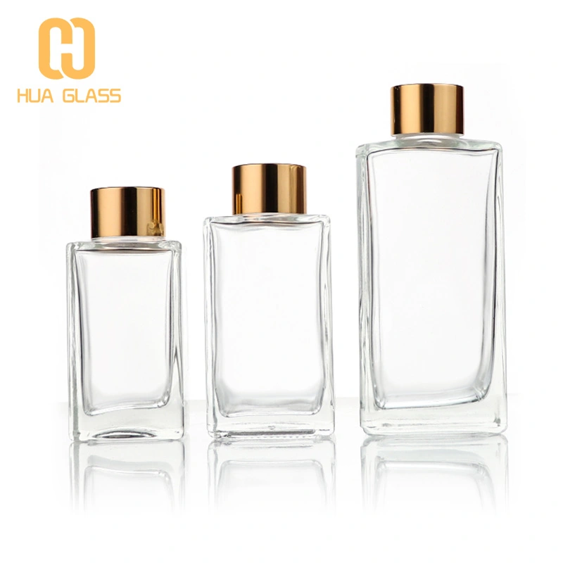 زجاجة مستطيلة بحجم مختلف مستطيلة الشكل مع عصي القصب السميكة  