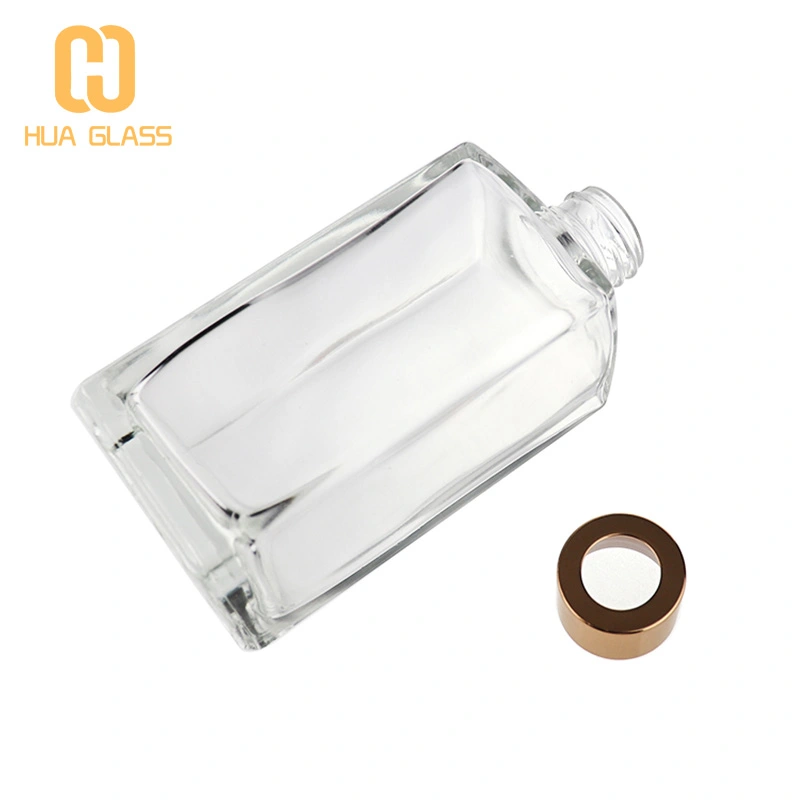 زجاجة مستطيلة بحجم مختلف مستطيلة الشكل مع عصي القصب السميكة  