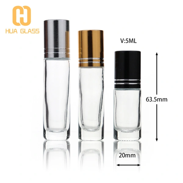 Rouleau d'huile de parfum de 5 ml 10 ml sur une bouteille en verre avec bille roulante