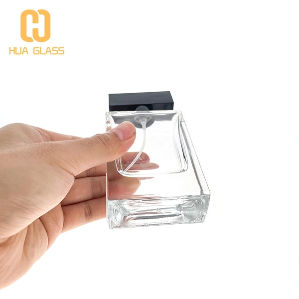 Flacon de parfum carré de 50 ml en verre à fond épais