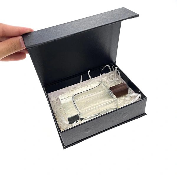 50ml polished perfume bottle with magnetic black gift box packaging