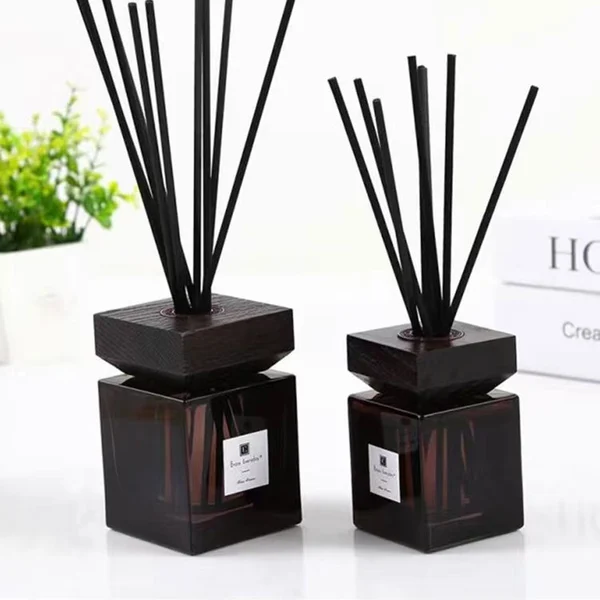 Botella difusora de caña de vidrio cuadrada negra de 100ml, botella difusora para el hogar con tapa de madera