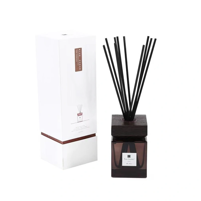 Bouteille de diffuseur de roseau en verre carré noir de 100 ml bouteille de diffuseur de maison avec bouchon en bois