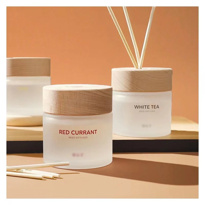 Bouteille de diffuseur de roseau en verre rond givré de 100 ml bouteille de diffuseur de maison avec bouchon en bois