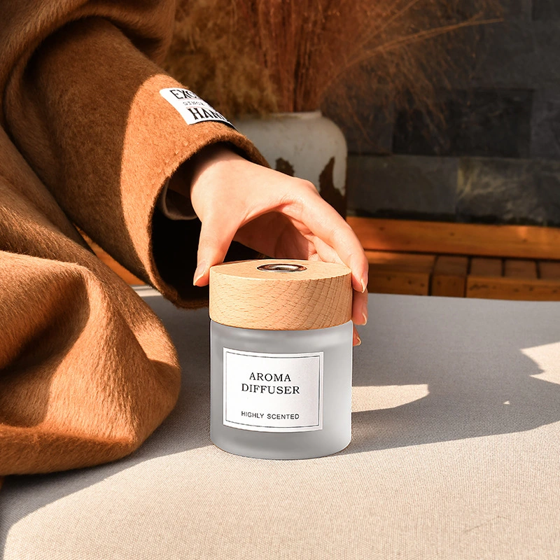 Bouteille de diffuseur de roseau en verre rond givré de 100 ml bouteille de diffuseur de maison avec bouchon en bois