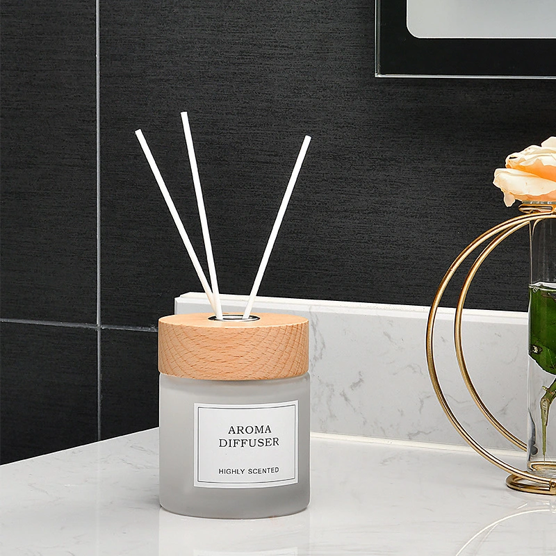 Bouteille de diffuseur de roseau en verre rond givré de 100 ml bouteille de diffuseur de maison avec bouchon en bois