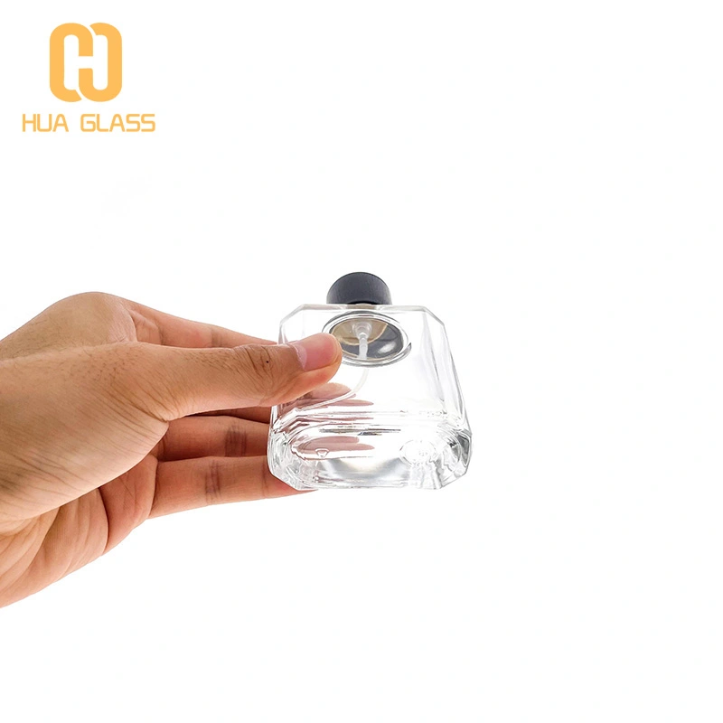 Frasco de perfume nuevo de 50 ml con tapa blanca negra