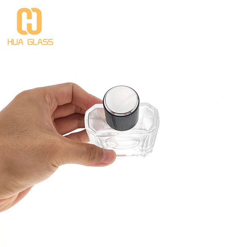 Frasco de perfume nuevo de 50 ml con tapa blanca negra