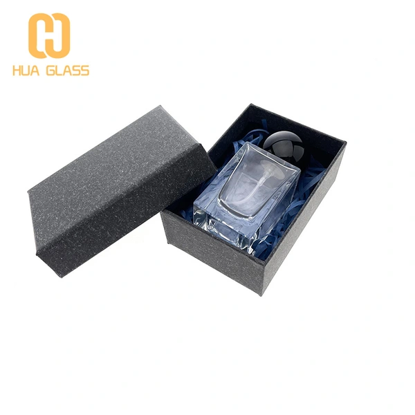 Flacon de parfum en verre poli de 30 ml avec boîte