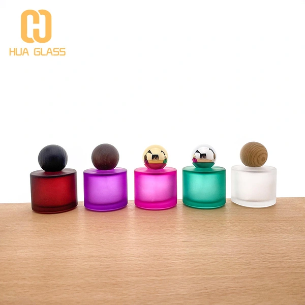 Botella de perfume redonda de 50 ml botella de vidrio de perfume de color personalizado