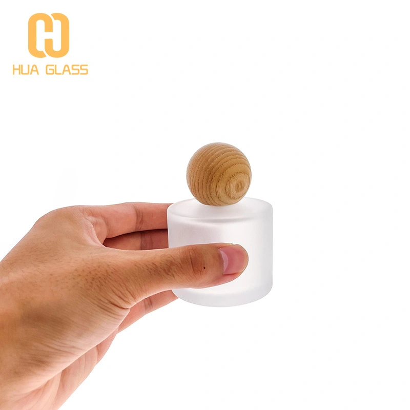 Botella de perfume redonda de 50 ml botella de vidrio de perfume de color personalizado  