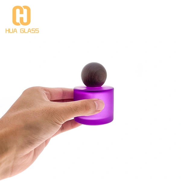 Botella de perfume redonda de 50 ml botella de vidrio de perfume de color personalizado