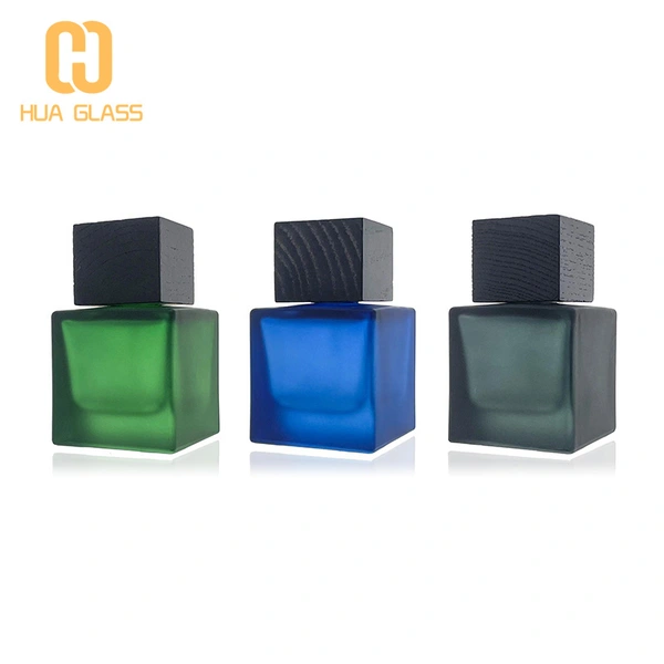 30ml 50ml 100ml bouteille de parfum carrée bouteille en verre de parfum de couleur personnalisée