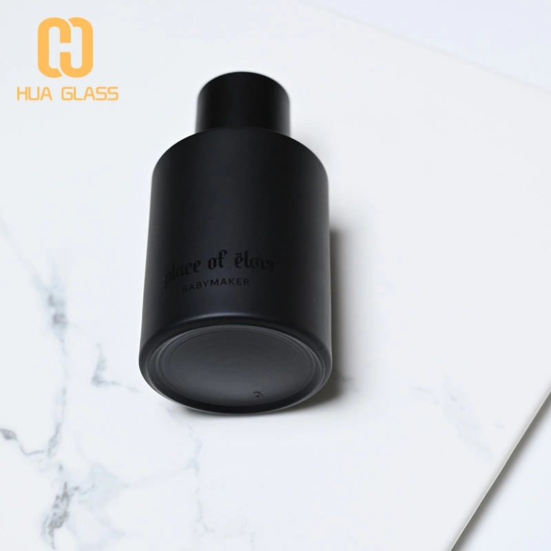 Frasco de perfume redondo beige negro mate de vidrio de 50 ml con tapa  