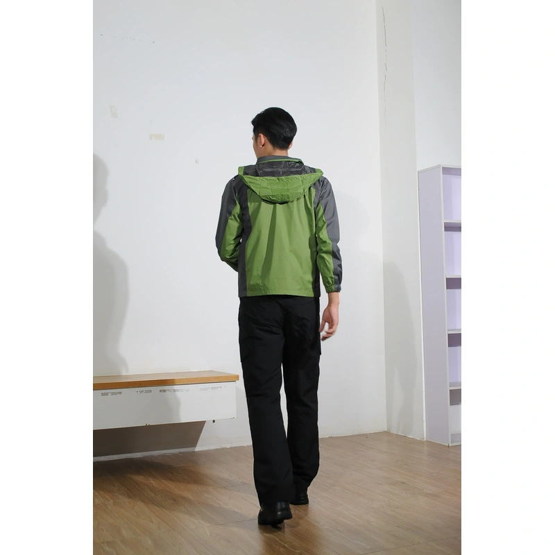 BD-MO-168  Order a contrasting color single-layer windbreaker, a zipper on the chest, a waterproof and windproof design with a hood