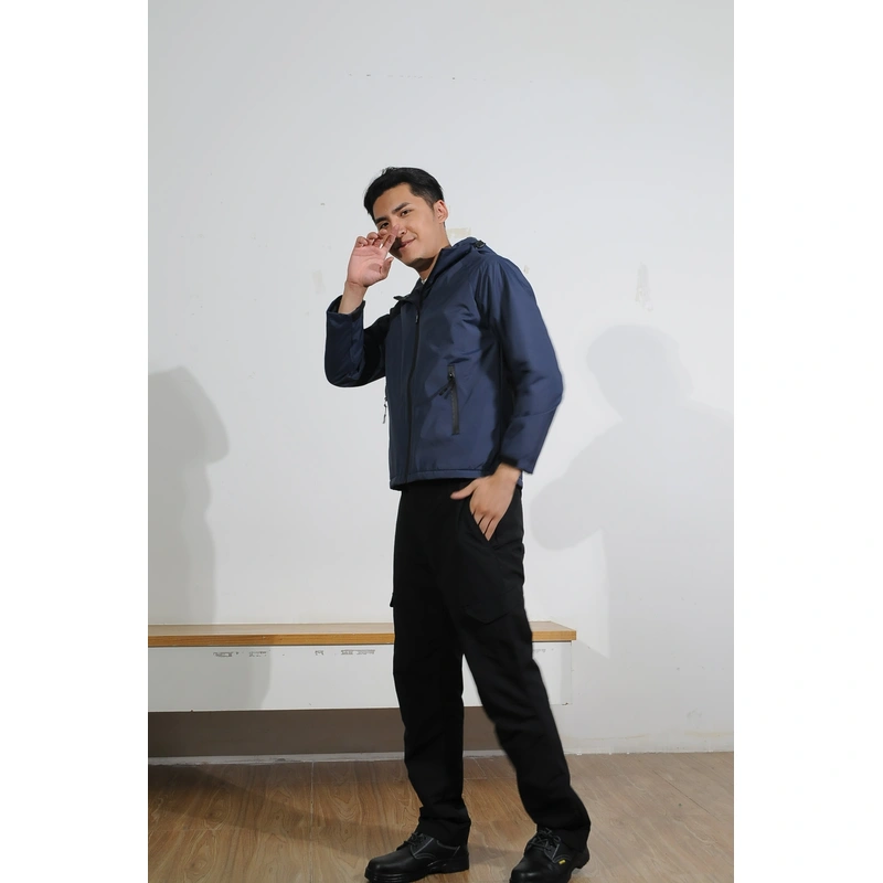 BD-MO-172 Hooded windbreaker waterproof and windproof design hiking outdoor sports real person trying on model demonstration