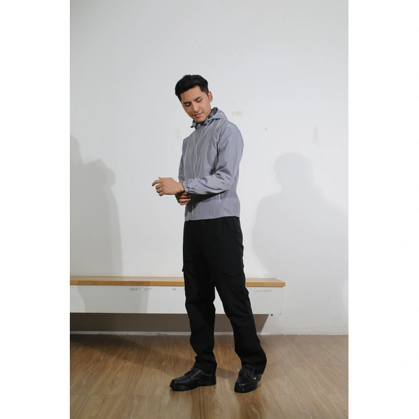 BD-MO-174 Customized rubber cuff windbreaker jacket Design gray windbreaker jacket with hood Waterproof Outdoor sports Real-life try-on Model demonstration