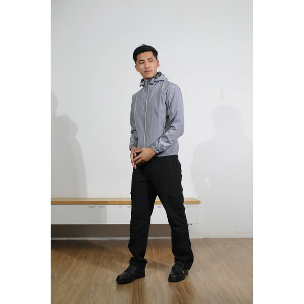 BD-MO-174 Customized rubber cuff windbreaker jacket Design gray windbreaker jacket with hood Waterproof Outdoor sports Real-life try-on Model demonstration