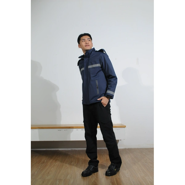 BD-MO-175 Customized windproof and rainproof windbreaker Designed polar fleece solid color all-in-one reflective windbreaker Try it on by real people Model demonstration