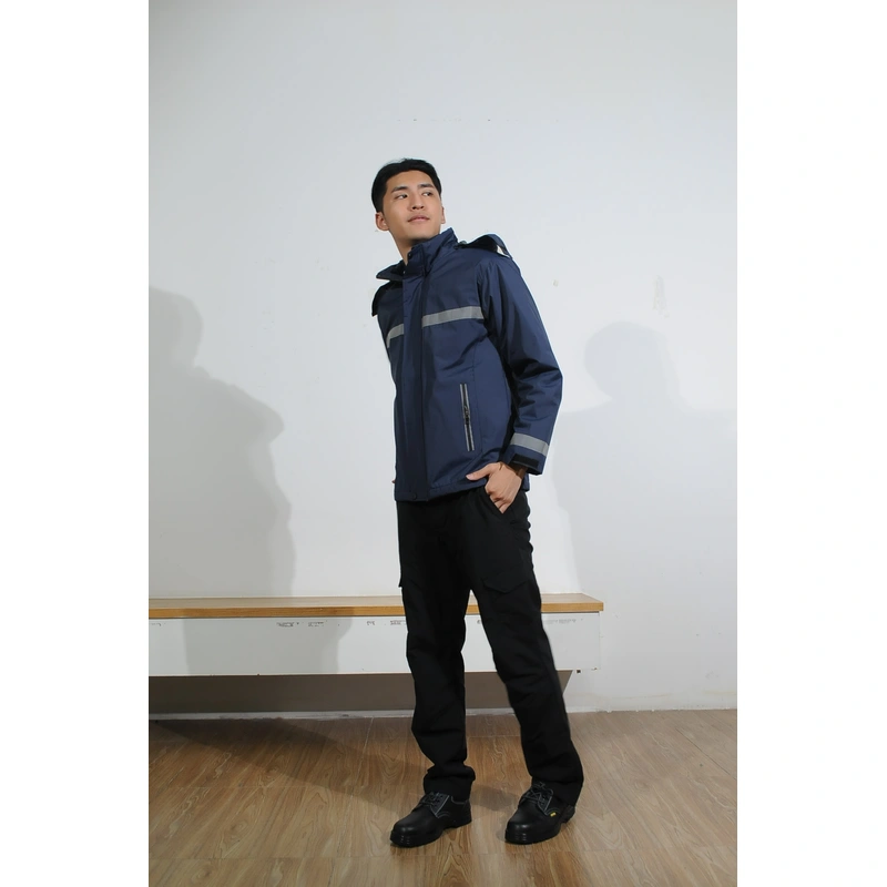 BD-MO-175 Customized windproof and rainproof windbreaker Designed polar fleece solid color all-in-one reflective windbreaker Try it on by real people Model demonstration