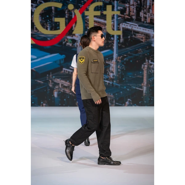 BD-MO-021 Reality catwalk model demonstration