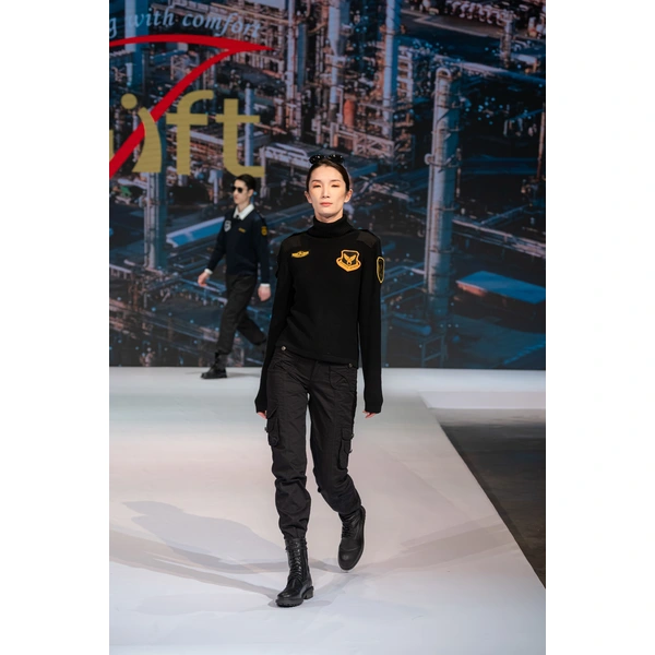 BD-MO-016 Custom-made high-neck security sweater uniforms live show