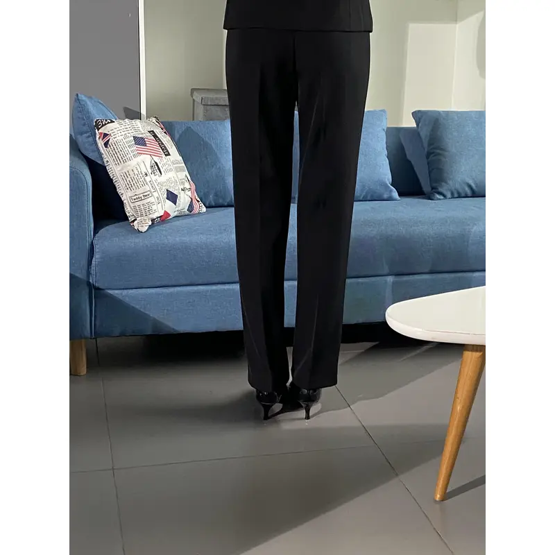 BD-MO-089  Order a suit, receptionist uniform