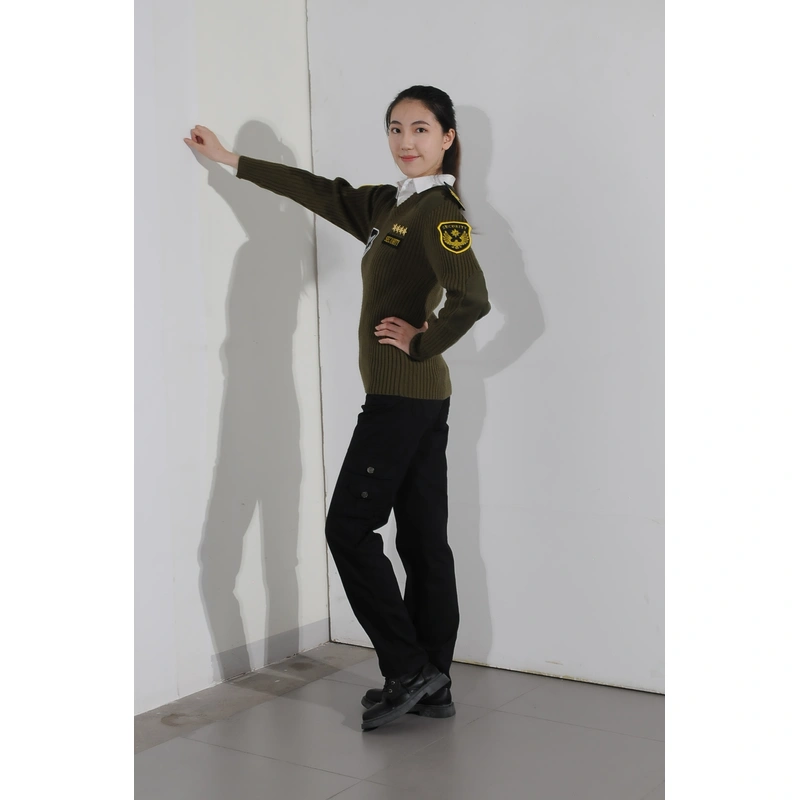 BD-MO-015  Custom-made military green security sweater uniforms, real people try on models show