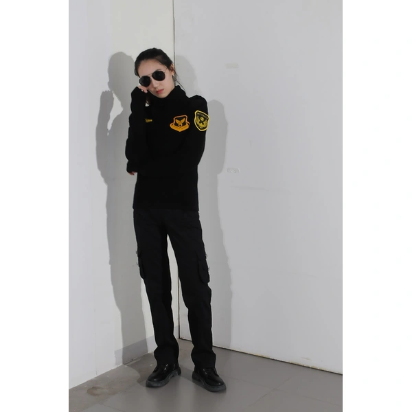 BD-MO-016  Custom-made high-neck security sweater uniforms, real people try on models show 