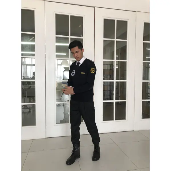 BD-MO-019  Custom-made fashion men's security uniforms, design shoulder straps, badges, real people try on