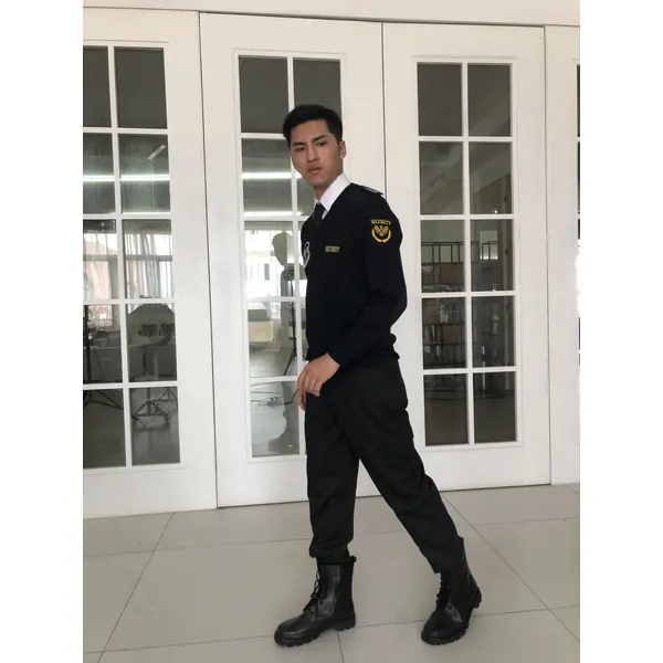 BD-MO-019  Custom-made fashion men's security uniforms, design shoulder straps, badges, real people try on