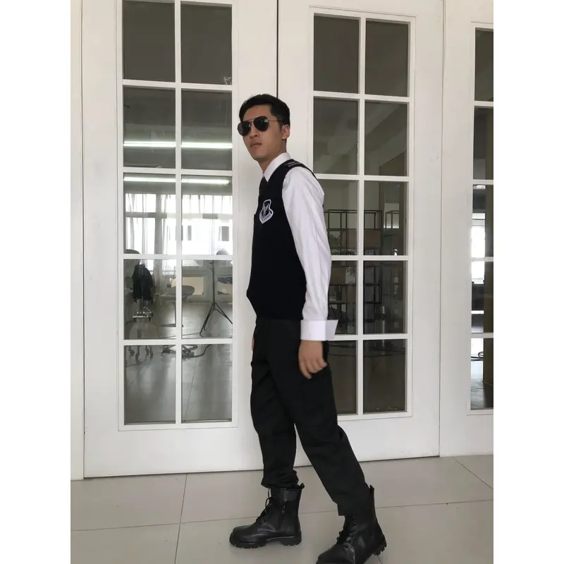 BD-MO-018 Design shoulder straps and epaulettes security sweater uniforms Custom-made men's fashion security sweater uniforms