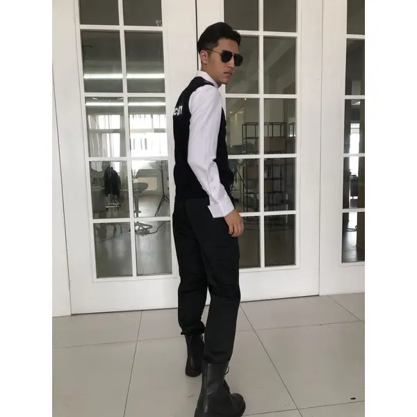 BD-MO-018 Design shoulder straps and epaulettes security sweater uniforms Custom-made men's fashion security sweater uniforms