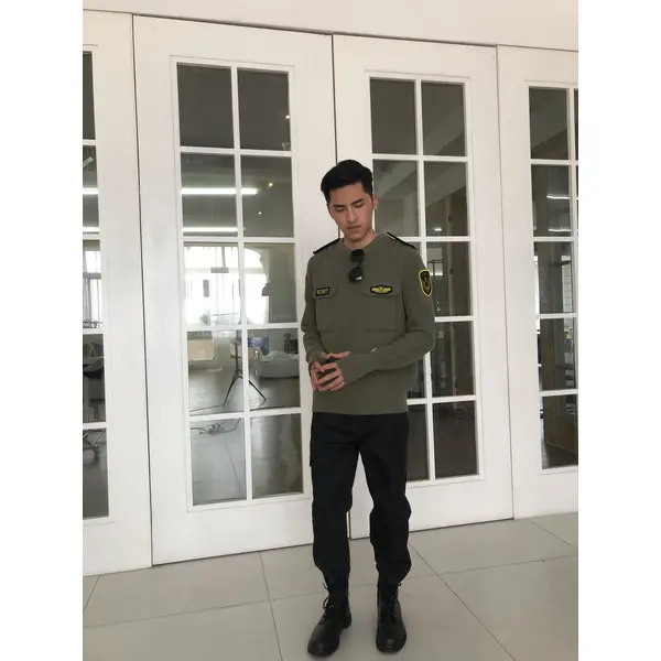 BD-MO-021 Design fashion dark green security sweater, custom-made chest pocket sweater, security sweater design company