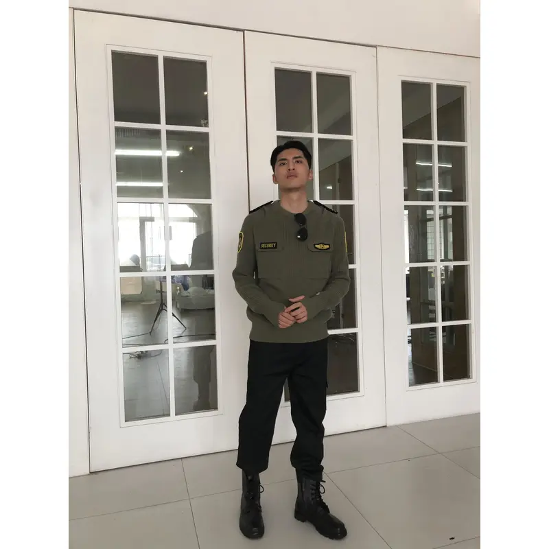 BD-MO-021 Design fashion dark green security sweater, custom-made chest pocket sweater, security sweater design company