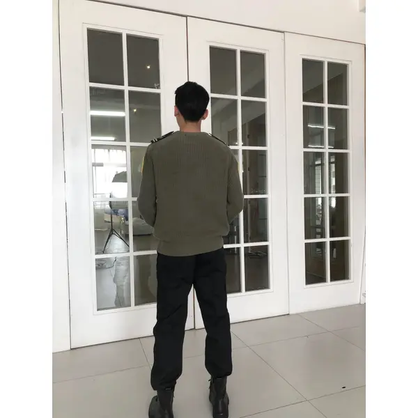 BD-MO-021 Design fashion dark green security sweater, custom-made chest pocket sweater, security sweater design company