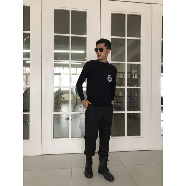 BD-MO-022 Professional ordering security sweater design fashion black round neck sweater sweater manufacturer